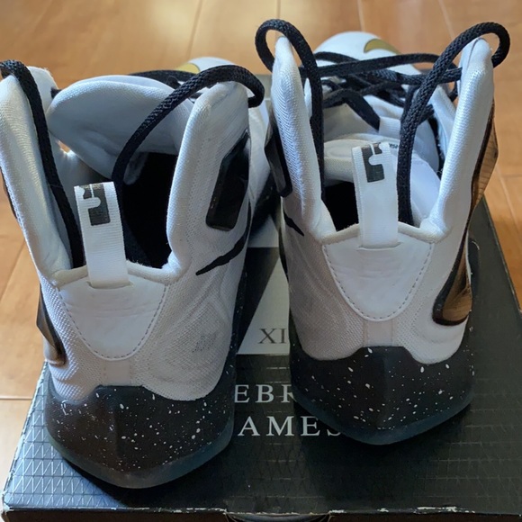 Nike Kids Lebron 13 Size 7Y - Picture 2 of 10